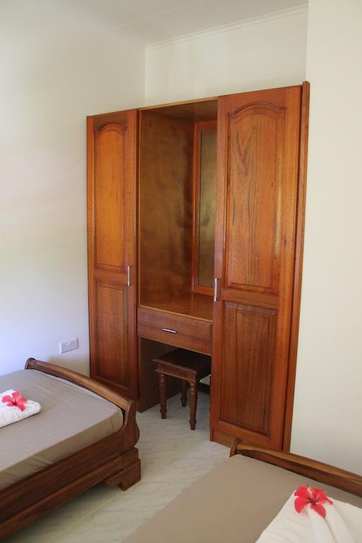 Central Self Catering Apartments Felicite Island Chambre photo