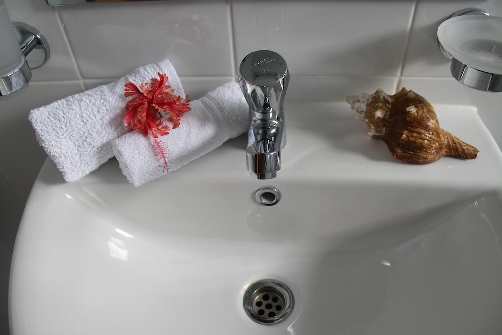 Central Self Catering Apartments Felicite Island Chambre photo